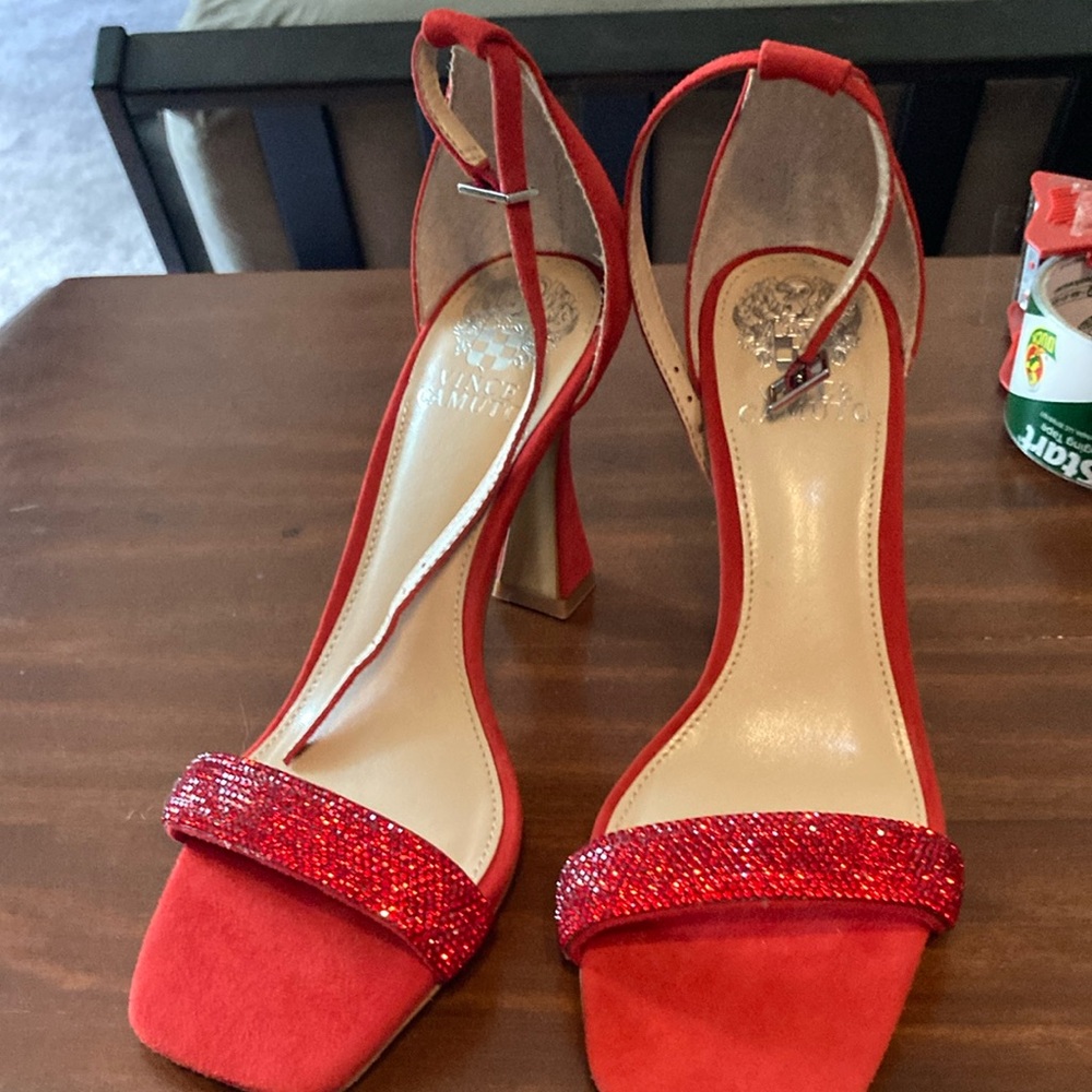 NWT Elegant Red Heeled Sandals Vince Camuto